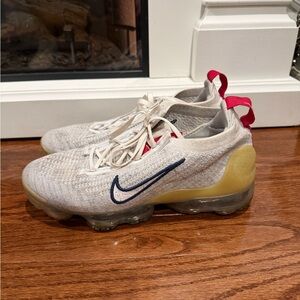 Nike Air VaporMax 2021 Flyknit women’s size 8.5